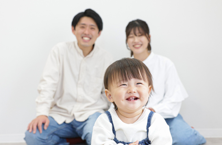 家族写真を撮影 | 泉大津市のフォトスタジオならスタジオプリュウィス